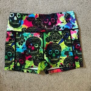CONSTANTLY VARIED GEAR TIE DYE SKULL WORKOUT SHORTS BLACK NEON 2.5” inseam L